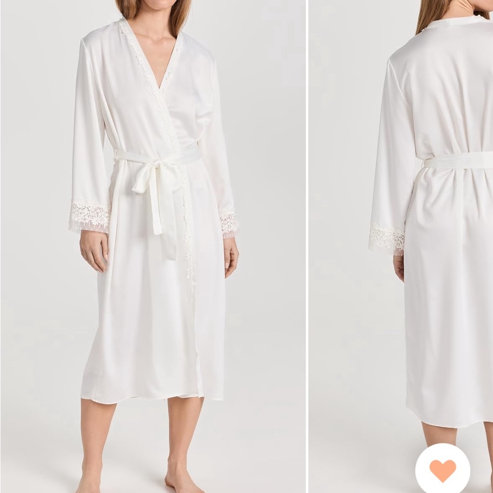 Elegant White Lace Trim Robe